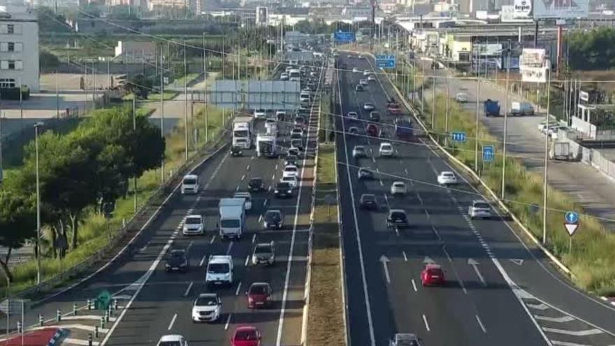 Las principales vías de acceso a València, colapsadas