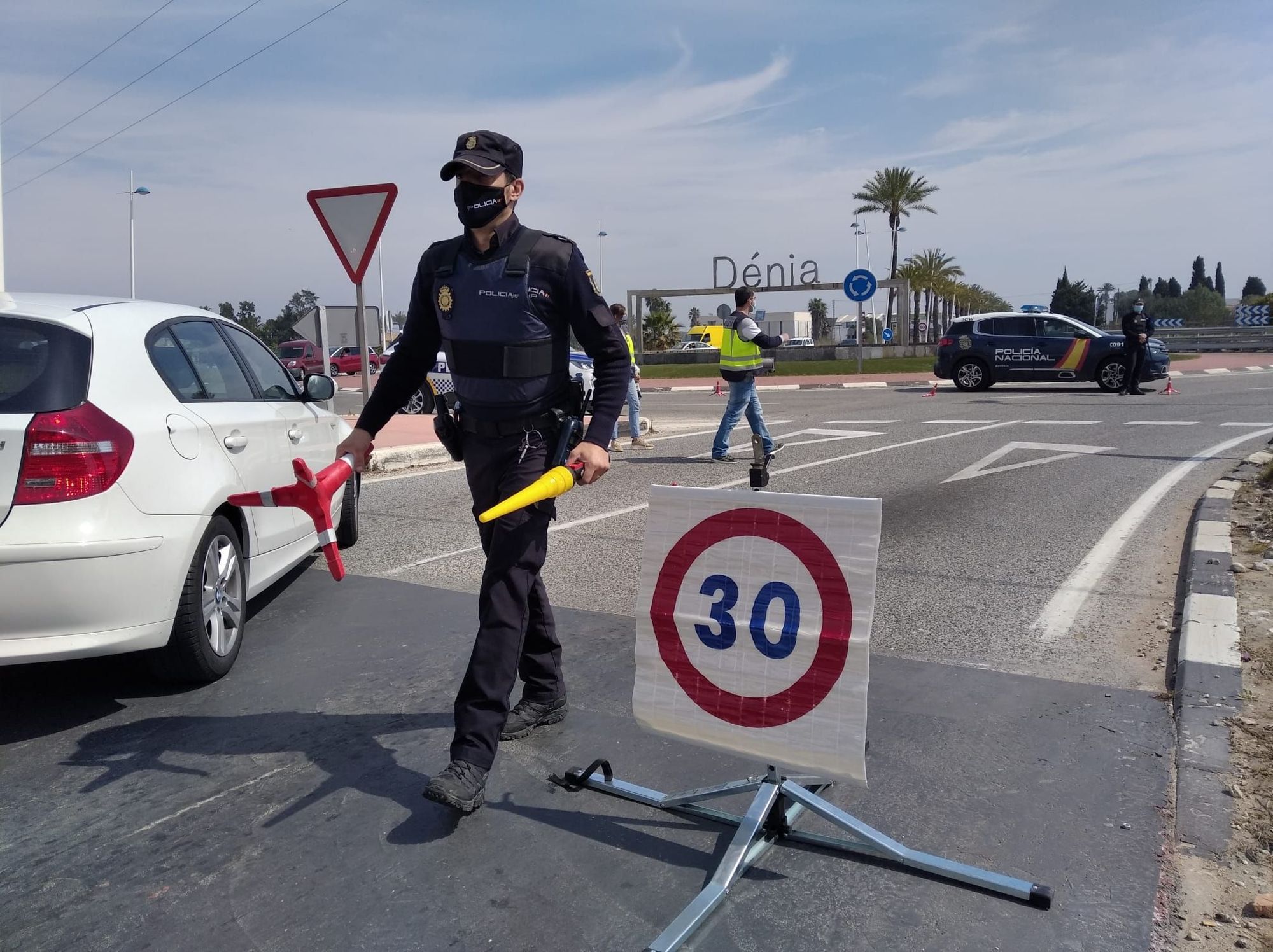 Controles de acceso en Dénia para evitar la llegada de turista de fuera de la Comunitat Valenciana