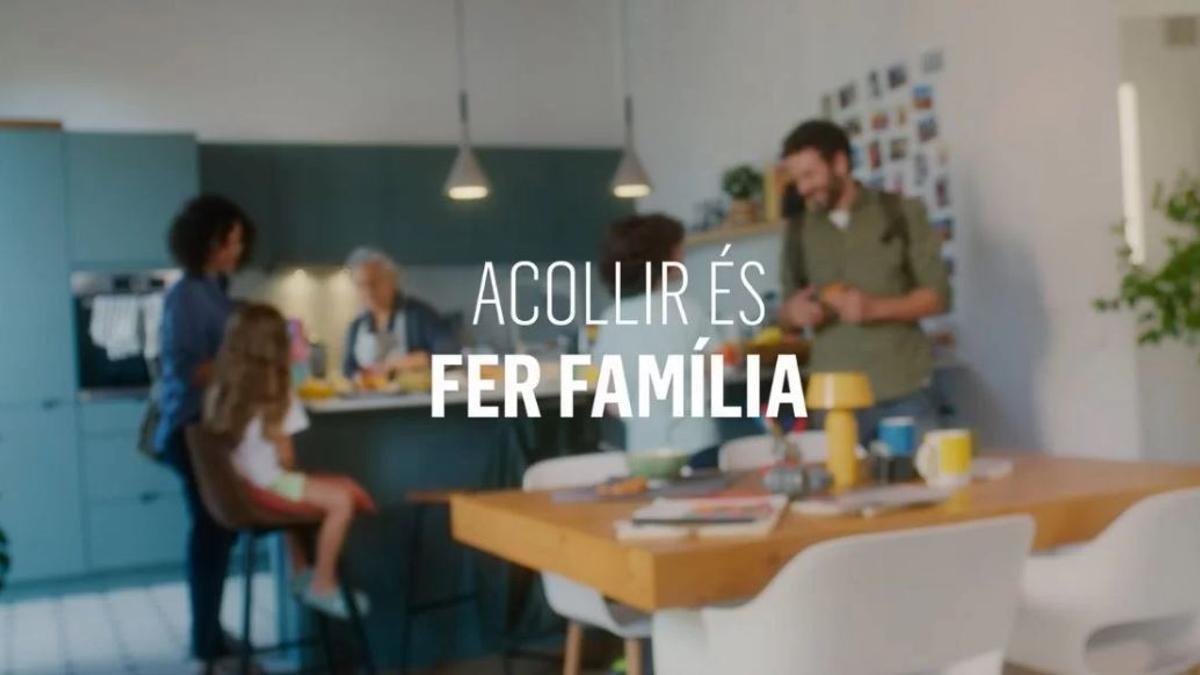 Imatge de la campanya 'Acollir és fer família' que organitza el Departament de Drets Socials de la Generalitat