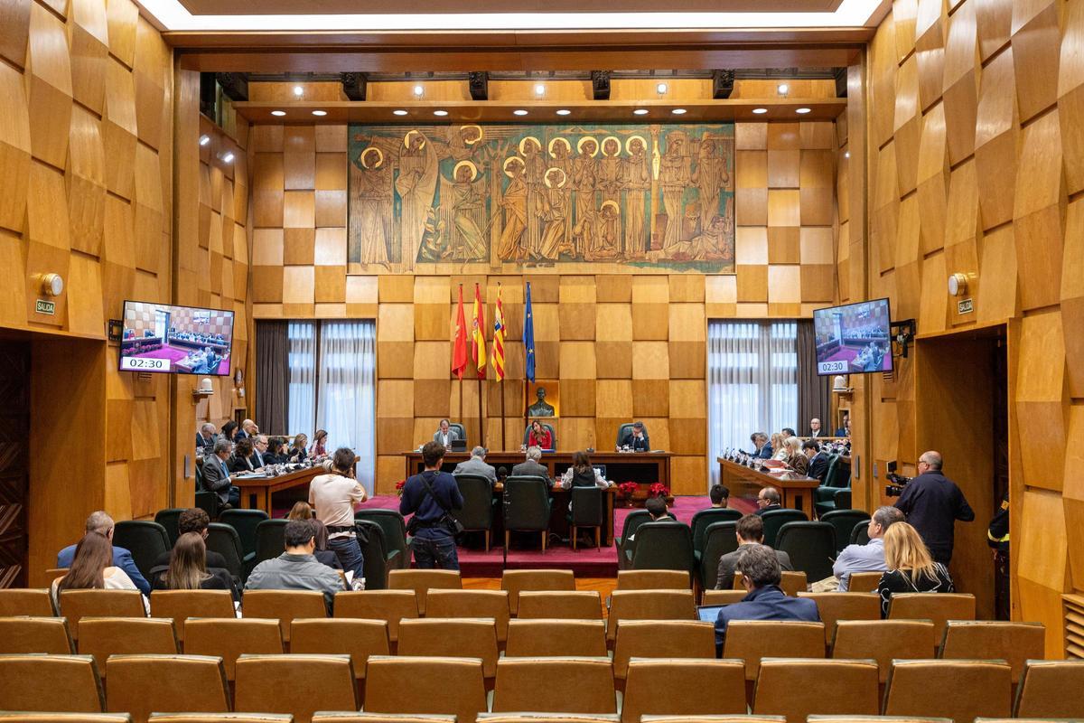 Un pleno en el Ayuntamiento de Zaragoza, en una imagen de archivo.