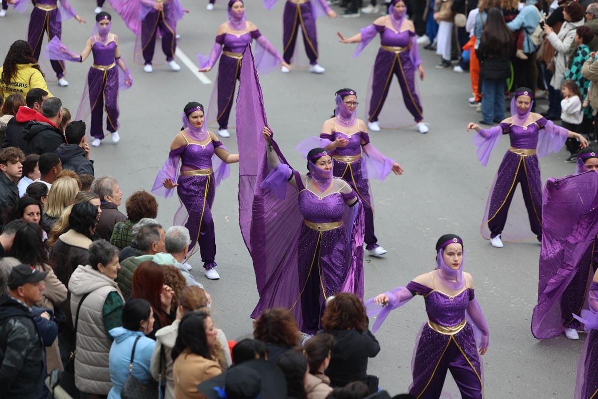 Búscate en las imágenes de la rúa de Carnaval de Ibiza