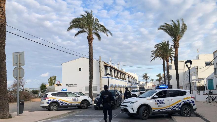 Reunión ilegal de unas 30 personas, 19 sin mascarilla, en Formentera