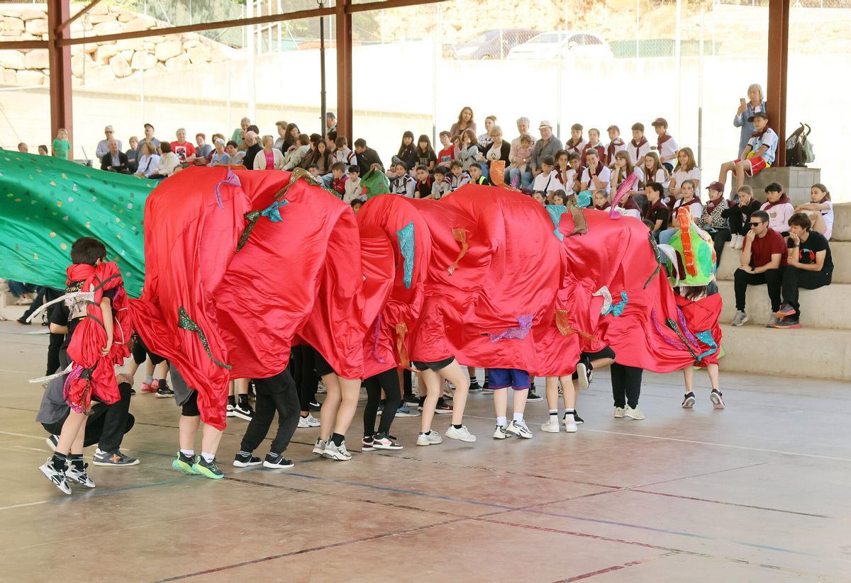 Imatges de la primera Trobada d'imatgeria escolar de l'Eix el Cardener Imatges de la primera Trobada d'imatgeria escolar de l'Eix el Cardener