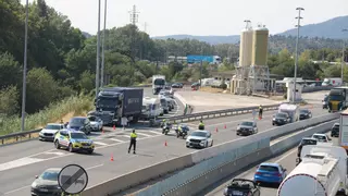 Operació 'Gàbia': els Mossos busquen Puigdemont i blinden la frontera a la Jonquera