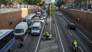 Barcelona només cobra un 23% de les multes per zones de baixes emissions