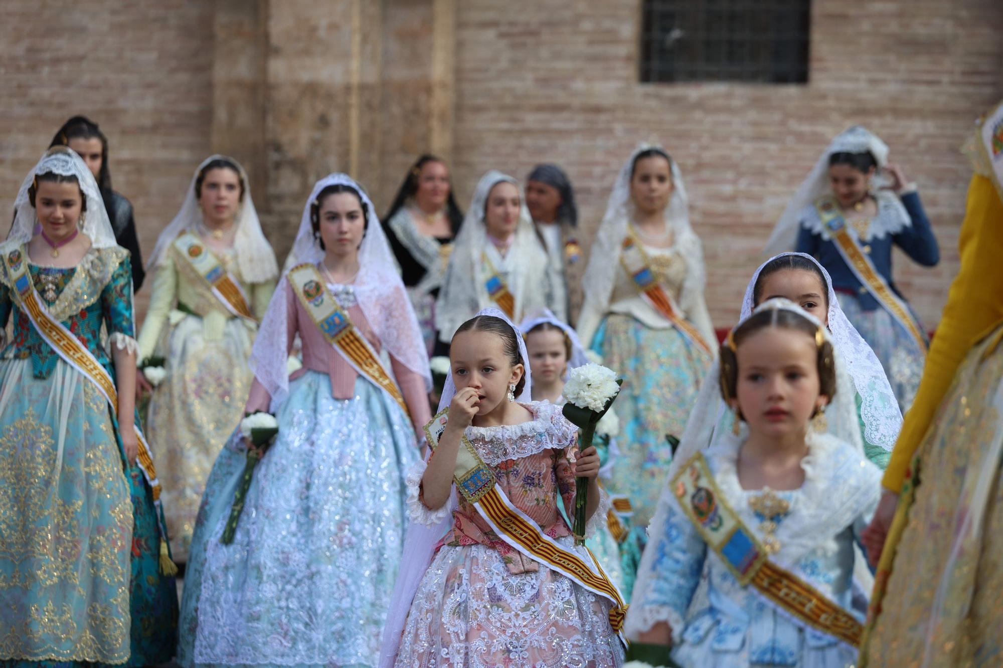 Búscate en el primer de la Ofrenda en la calle de la Paz hasta las 17 horas