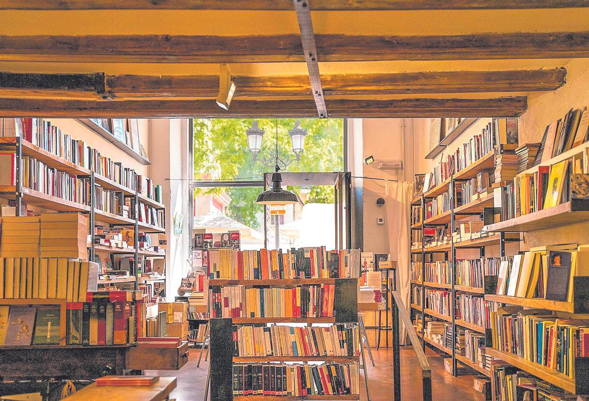 Interior de la librería La Memòria, en el barcelonés barrio de Gracia