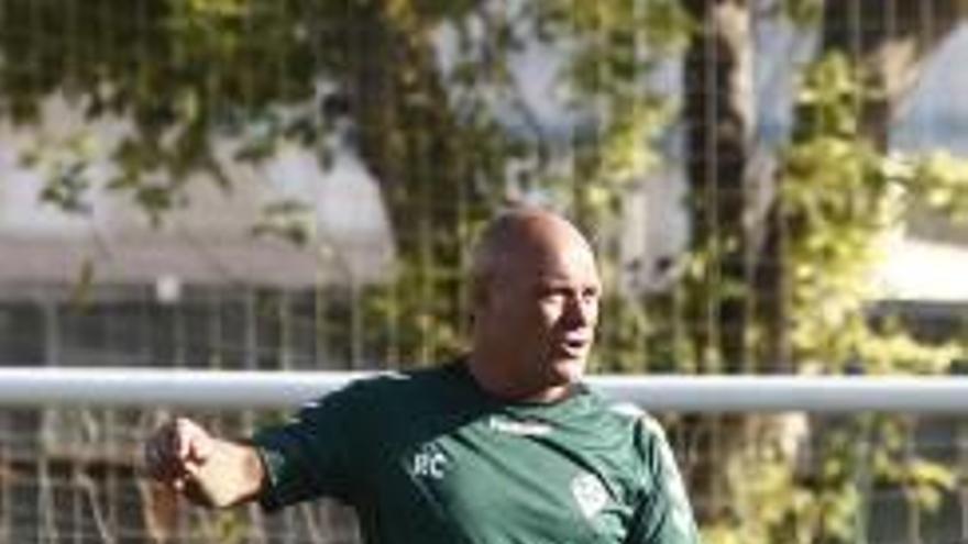 El entrenador del CD Castellón, Ramón Calderé.
