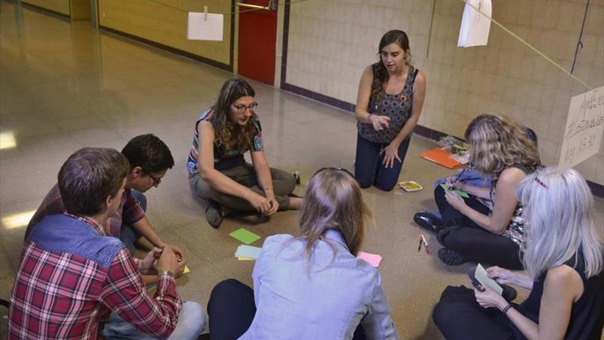 La economía social irrumpe en el primer día de clase