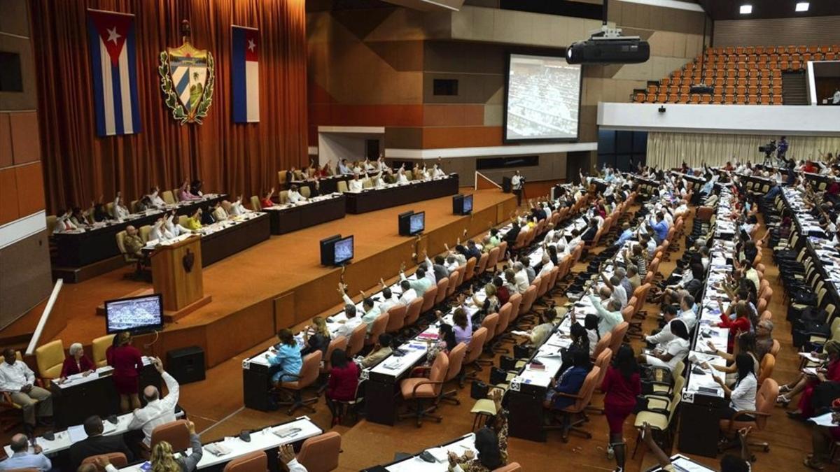 La Asamblea Nacional de Cuba, durante una sesión de debate sobre la modificación de la Constitución.