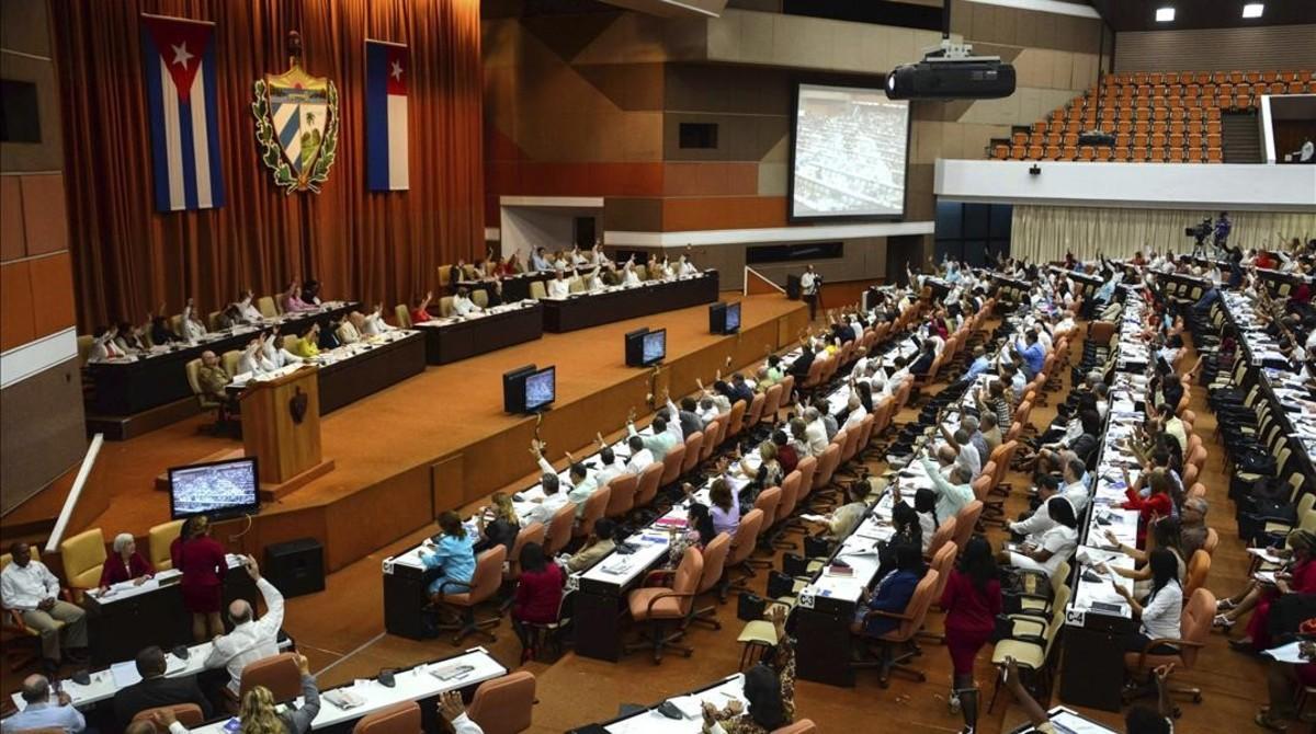 zentauroepp44408760 members of the national assembly vote during a session to up180722202819