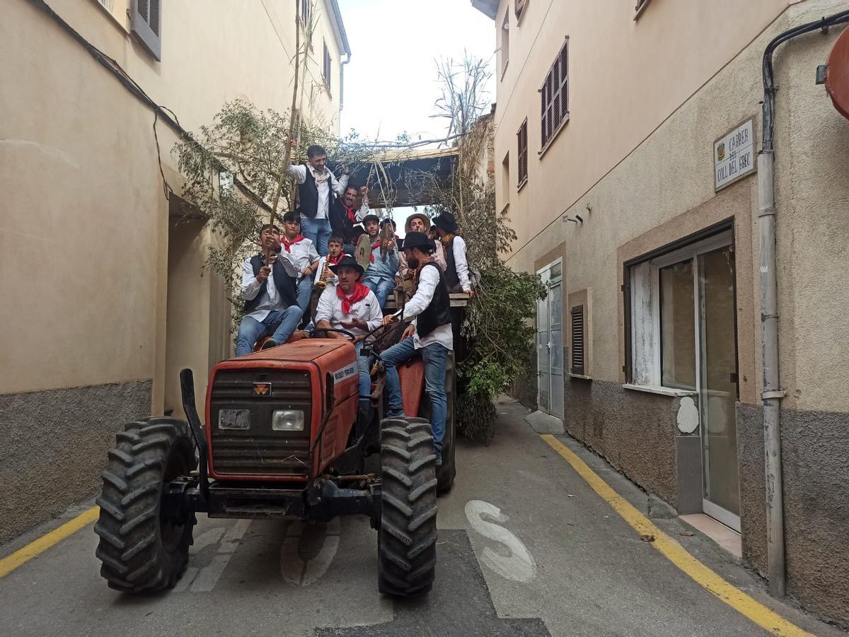 Un momento de la 'Calvacada' en Artà.