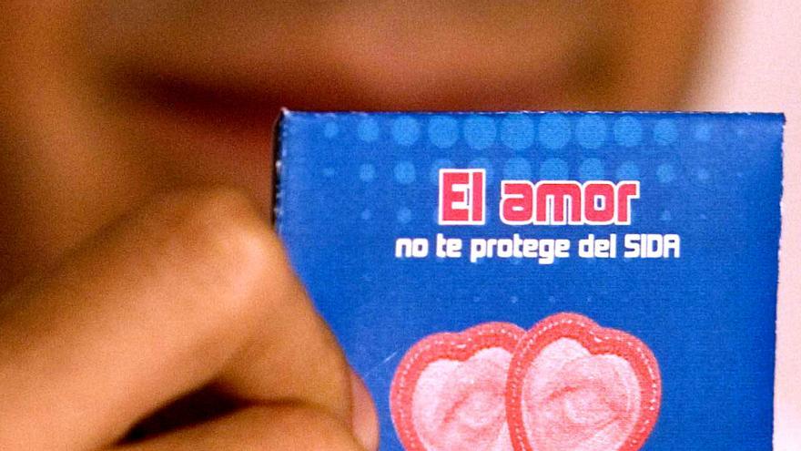 Solo la mitad de los jóvenes usa el preservativo para prevenir el VIH