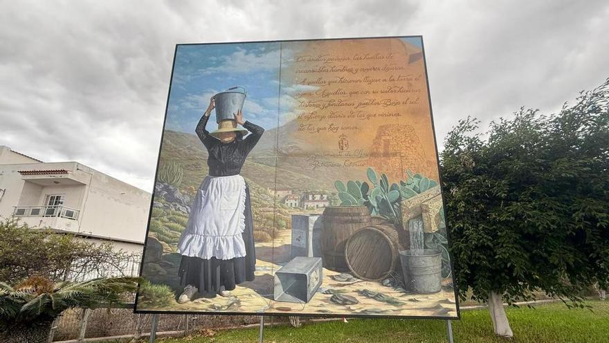 De obra abandonada a mural público: el Ayuntamiento de Arona recupera &#039;La Aguadora&#039; y lo expone en Cabo Blanco