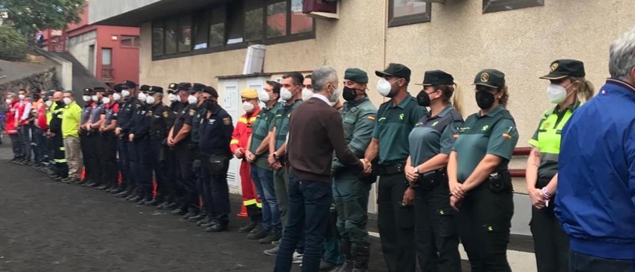 El ministro Fernando Grande-Marlaska durante su visita a La Palma.