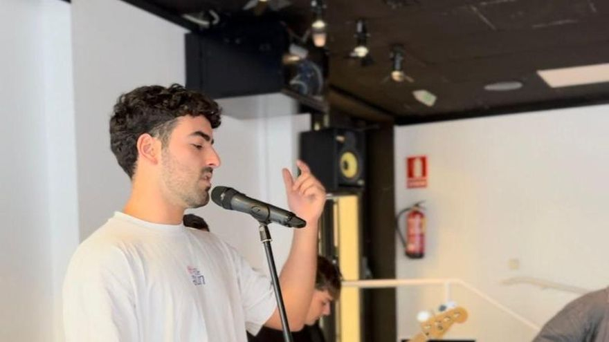Carlos Revenga, aspirant a músic de Mallorca a Madrid: «Voldria fer un himne com ‘La Balanguera’, però ballable»