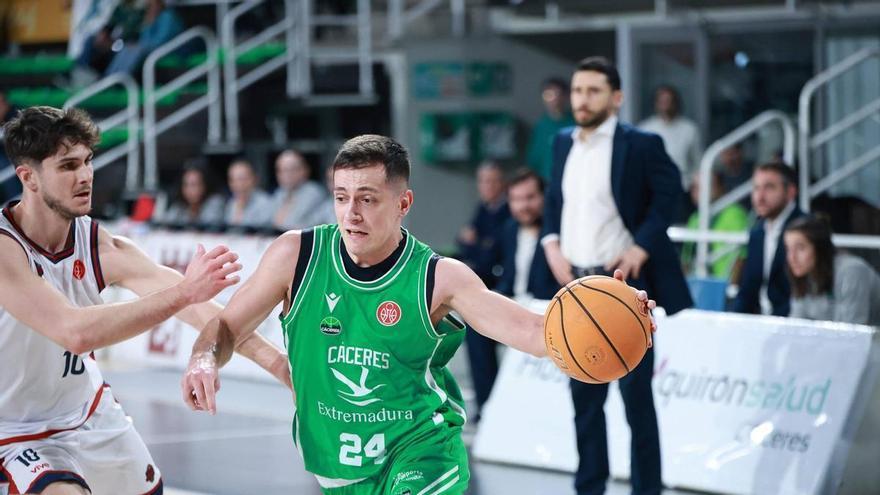 El Cáceres no encuentra techo