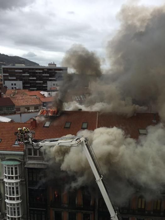 Incendio en la calle Uría de Oviedo