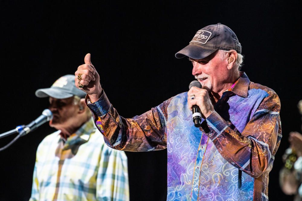 Las imágenes del concierto de los Beach Boys en el Starlite Festival