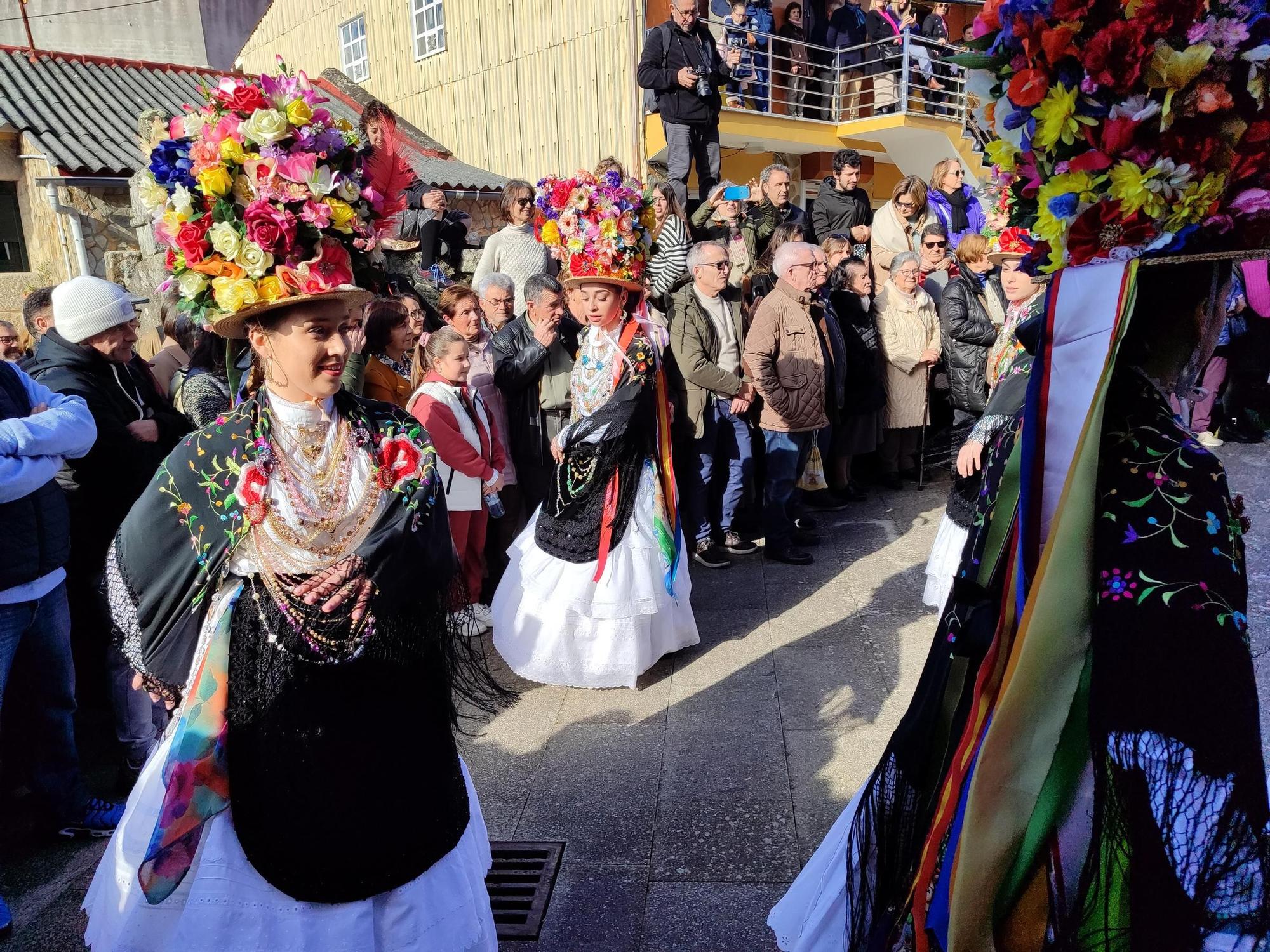 La Danza de las Flores conquista Aldán