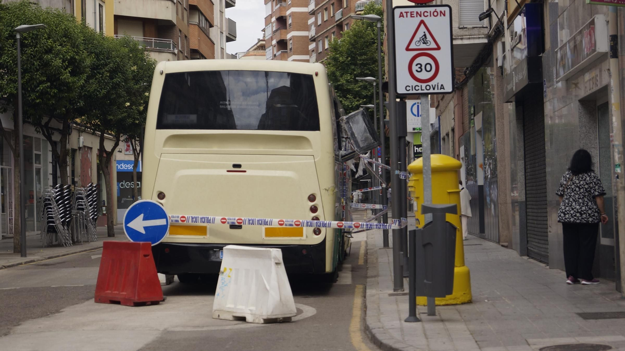 GALERÍA | Así ha quedado el autobús interceptado este domingo en La Amargura