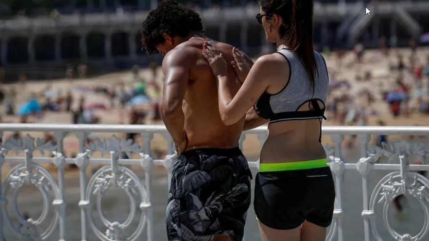 El 25% de los españoles no usa protección solar durante el verano: así son nuestros hábitos en la playa o la piscina