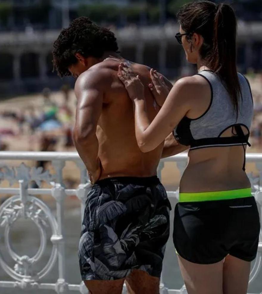 El 25% de los españoles no usa protección solar durante el verano: así son nuestros hábitos en la playa o la piscina