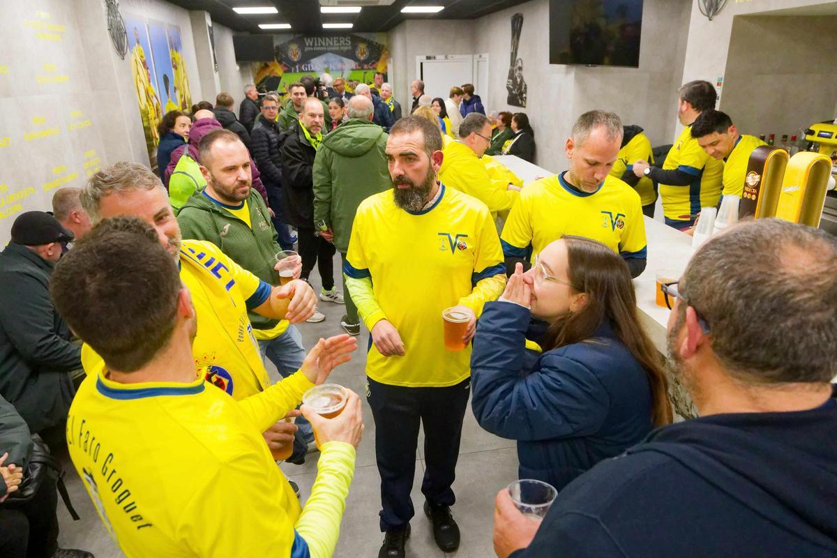 Galería | El Villarreal realiza el tradicional brindis por la permanencia