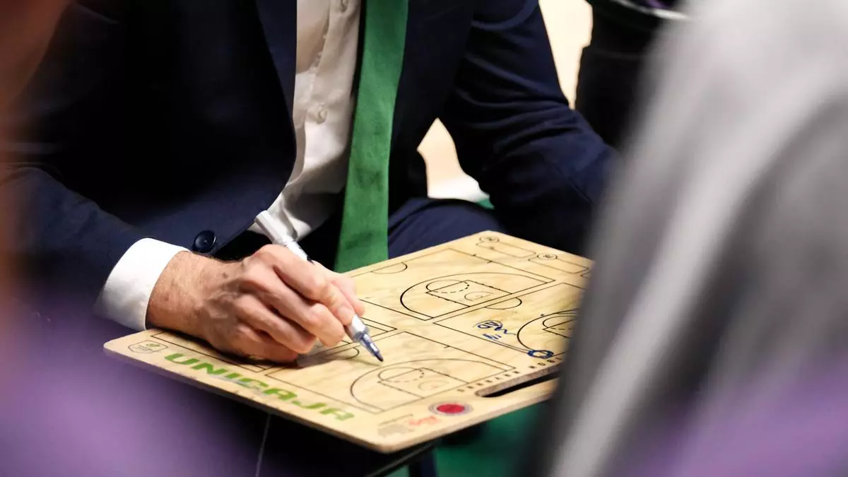 Estos son los descartes de Ibon Navarro para el Unicaja-Real Madrid, cuarto partido de semifinales