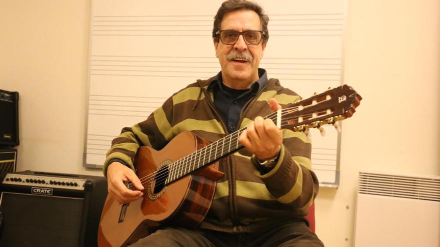 Ramon Manent és professor a l´escola de música El Gavià.
