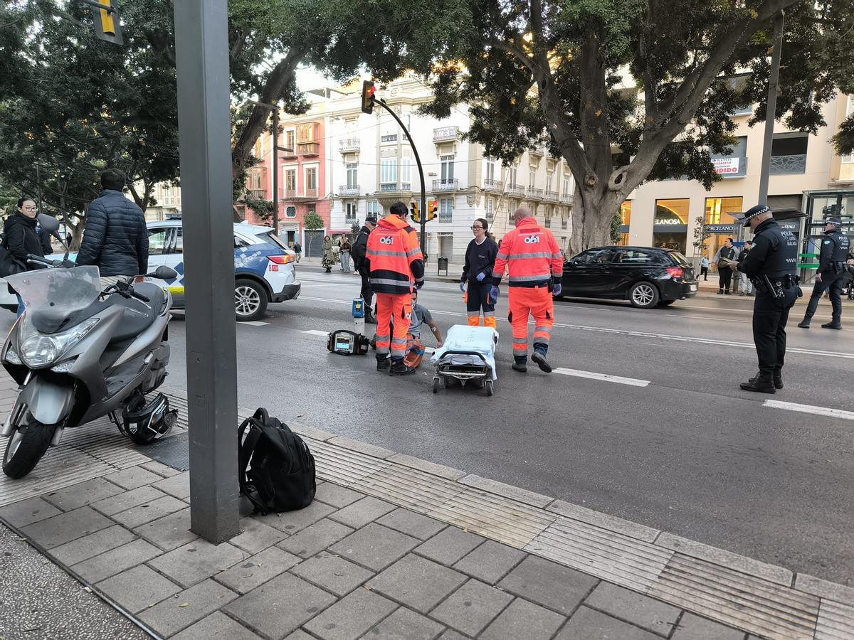Atropello de un motorista a un peatón en la Alameda Principal de Málaga