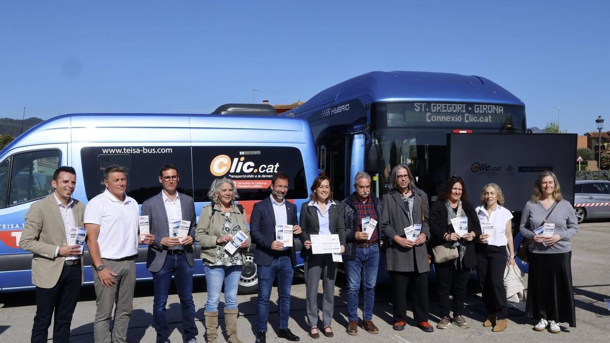 Les imatges de la presenació de la nova oferta de la linia d'autobus entre Girona, Sant Gregori i la Vall de Llemena.