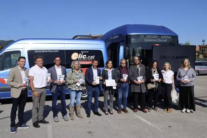 Les imatges de la presenació de la nova oferta de la linia d'autobus entre Girona, Sant Gregori i la Vall de Llemena.