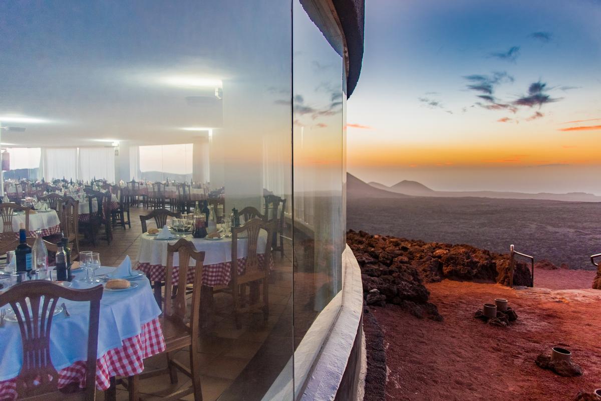 Restaurante de las Montañas del Fuego, en el Islote de Hilario, en el Parque Nacional de Timanfaya (Lanzarote).