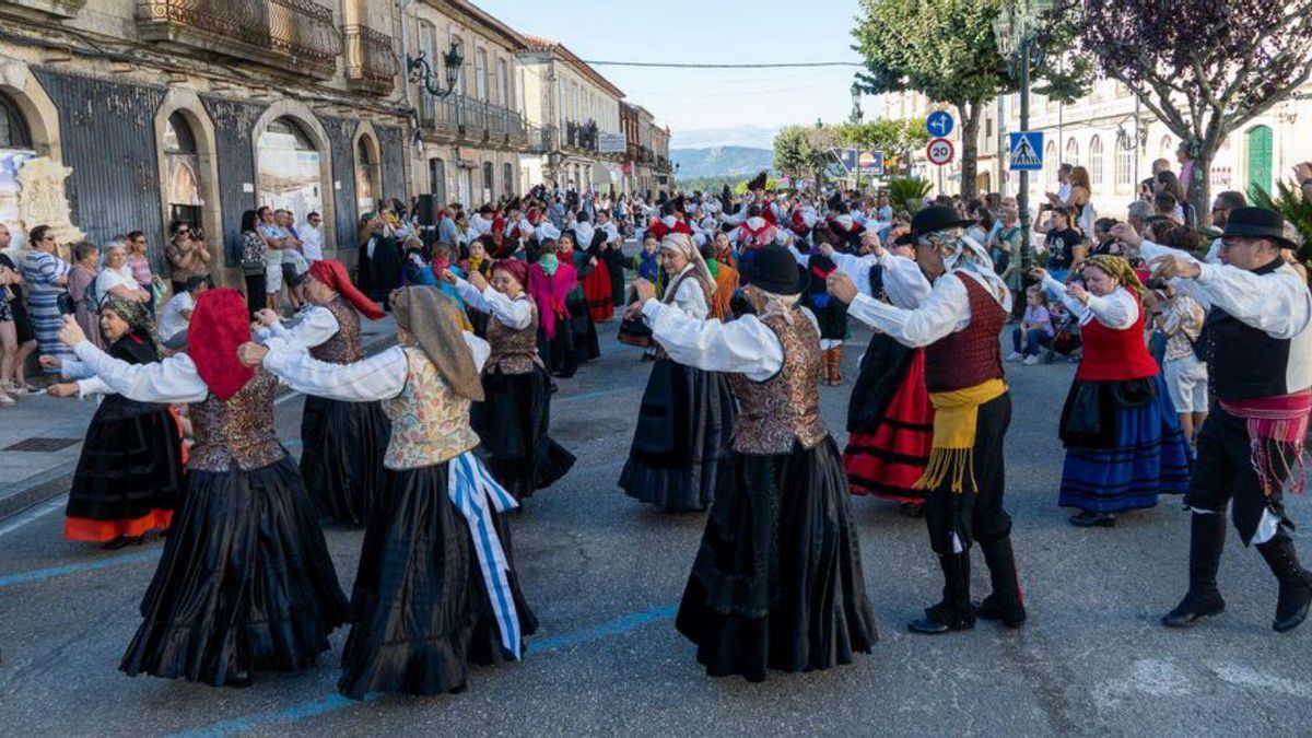 Desfile del Día da Muiñeira el domingo en Tui.