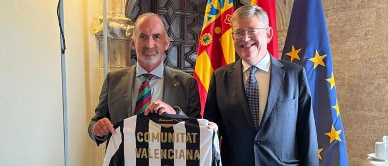 Robin Taylor representó al Castellón en la recepción de la Alta Distinción de la Generalitat.