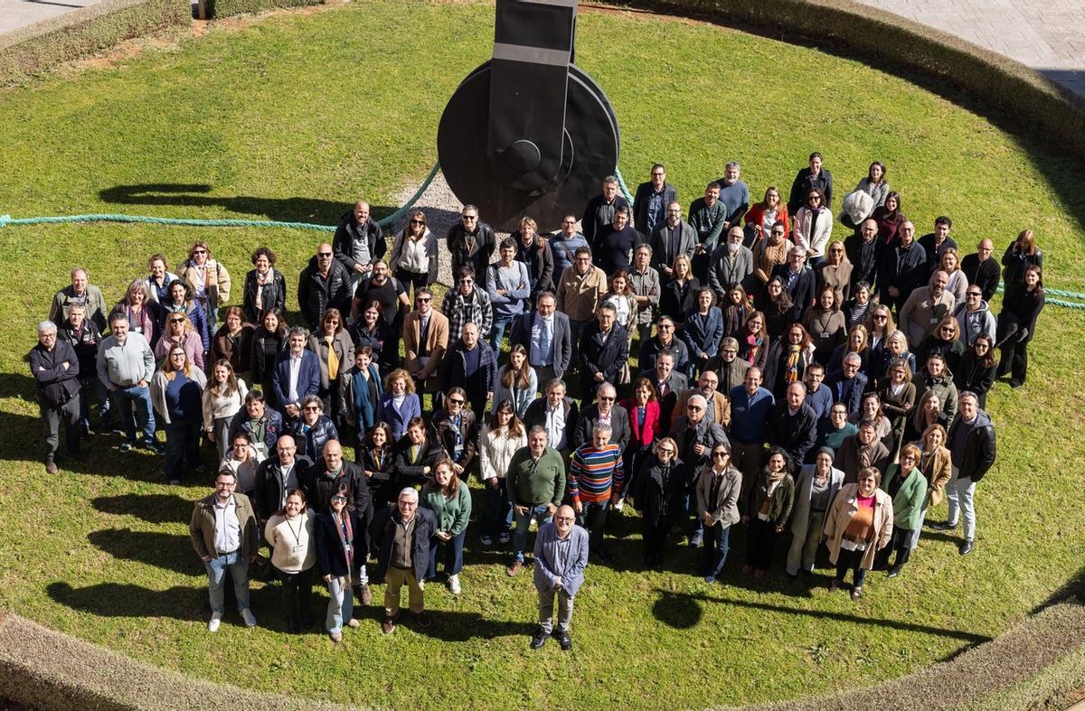 Primera reunión de la candidatura de Jesús Lancis al Claustro.