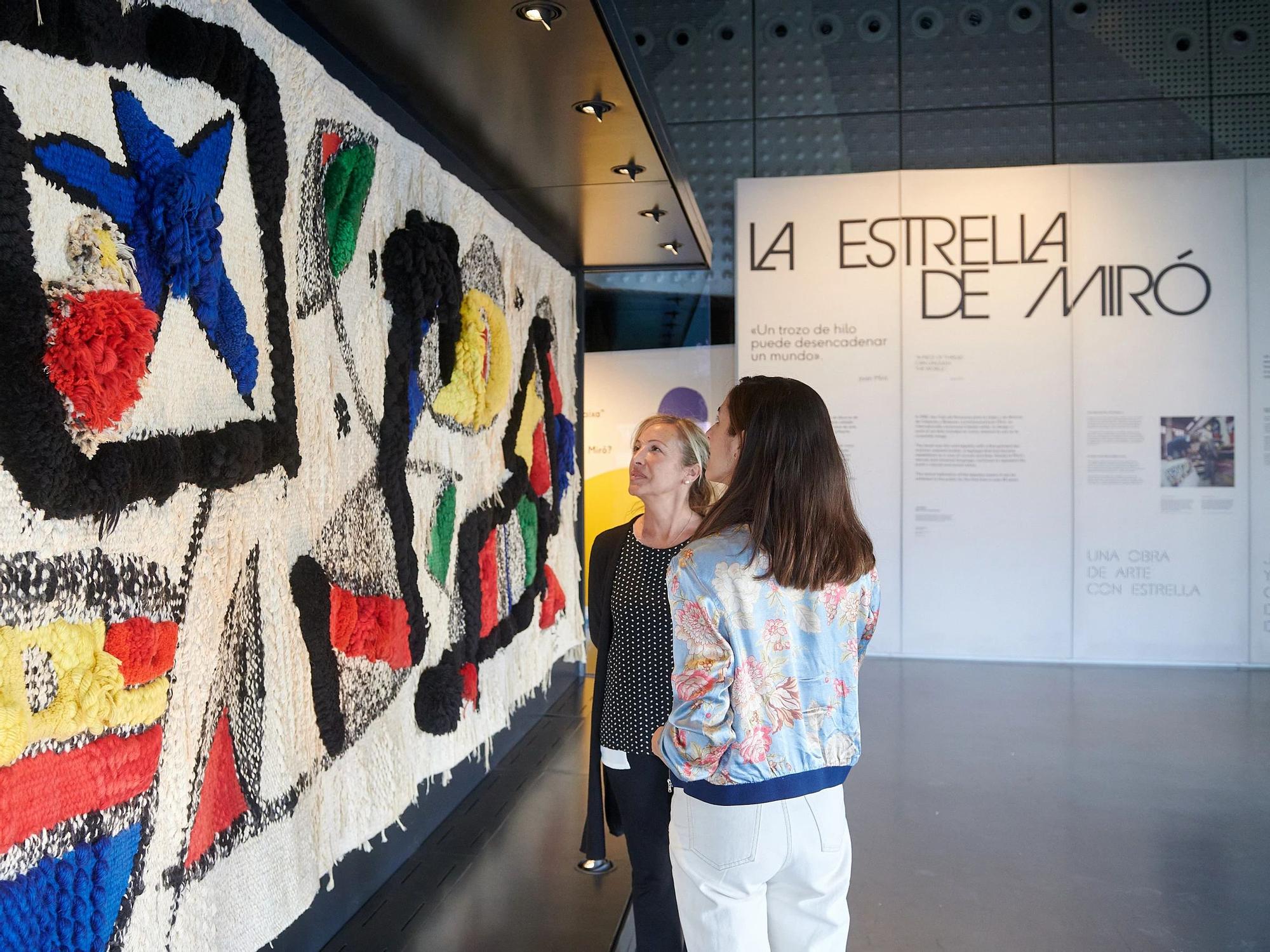 El CaixaForum Zaragoza muestra un gran tapiz de Miró