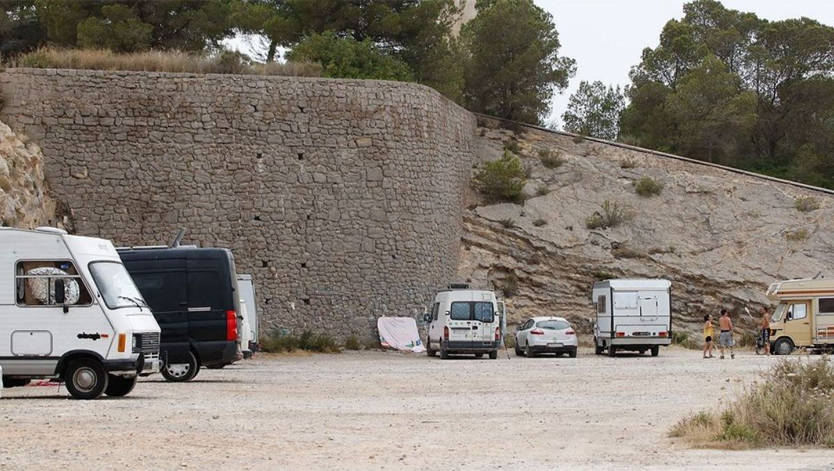 Autocaravanas en ses Salines de Ibiza.