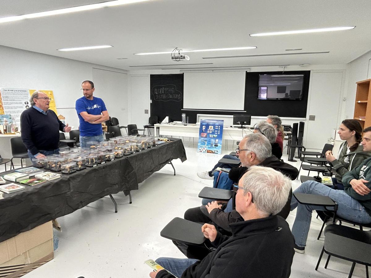 El CEM Captivador de La Nucía acogió el pasado sábado la jornada formativa sobre Micología.