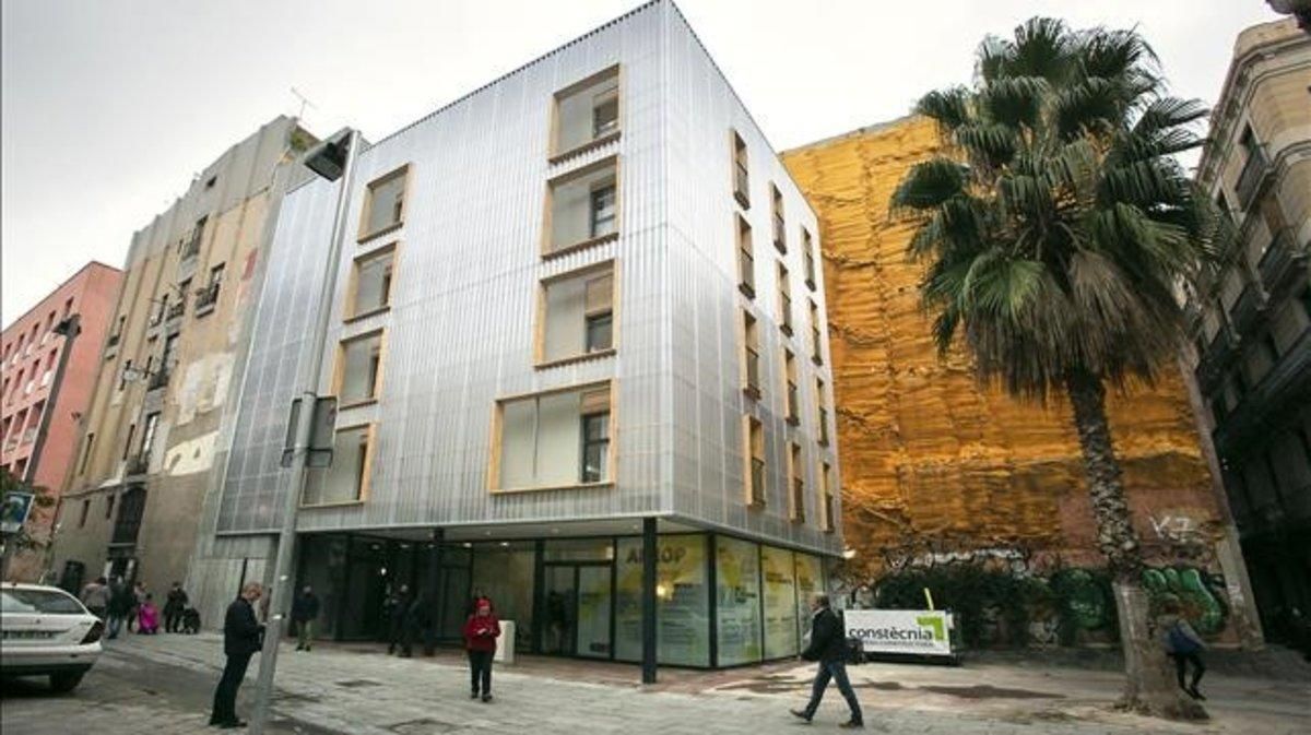 zentauroepp51401619 barcelona 16 12 2019 visita a los nuevos pisos sociales co191224140730 zentauroepp51401619 barcelona 16 12 2019 visita a los nuevos pisos sociales co191224140730