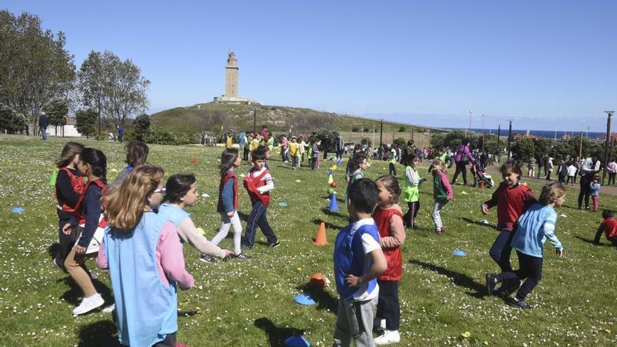 Actividades infantiles en la Torre de Hércules.