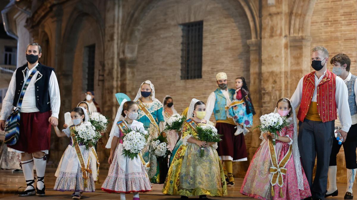 Búscate en el primer día de Ofrenda por las calles del Mar y Avellanas entre las 21:00 y 22:00 horas