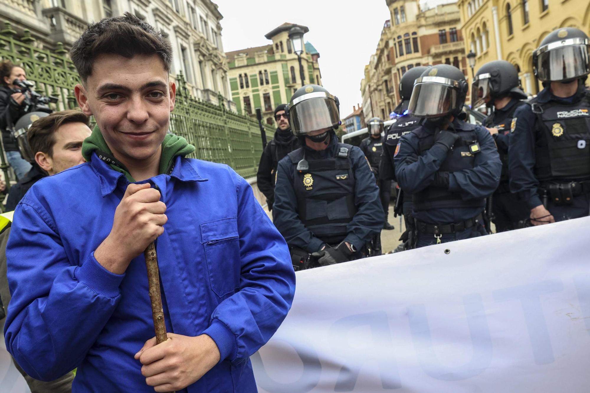 Así fue la protesta agrícola y ganadera convocada en Oviedo