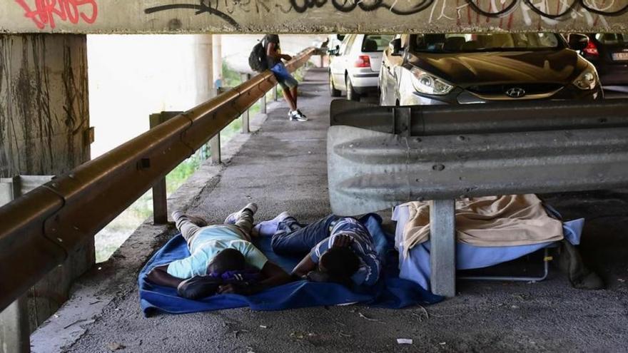 Oxfam denuncia el mal trato a niños inmigrantes en la frontera francoitaliana