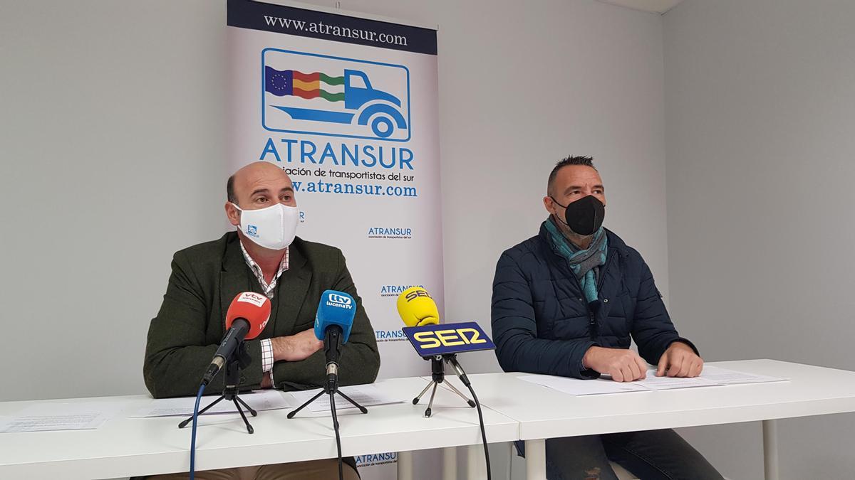Los representantes de Atransur anuncian las movilizaciones.