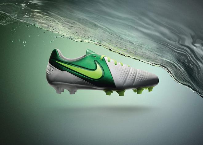 Iniesta, Busquets y Khedira llevan las Nike CTR360 Maestri III