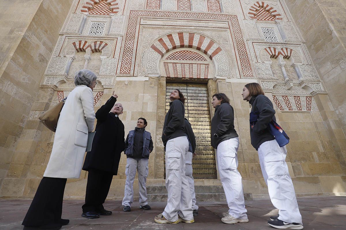 Así luce la puerta de la Concepción Antigua de la Mezquita tras su restauración