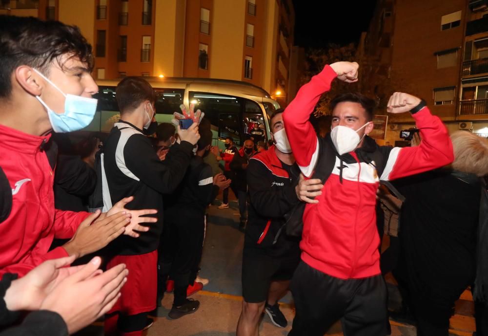 Llegada de CD Buñol tras clasificarse para la Copa del Rey