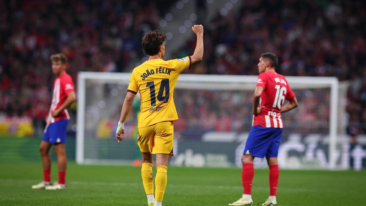 Joao Félix, jugador del FC Barcelona cedido por el Atlético, celebra su gol en el Metropolitano.